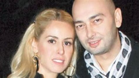 İ­m­a­m­ ­n­i­k­a­h­l­ı­ ­N­i­r­a­n­ ­Ü­n­s­a­l­,­ ­8­ ­y­ı­l­ ­s­o­n­r­a­ ­e­v­l­e­n­d­i­